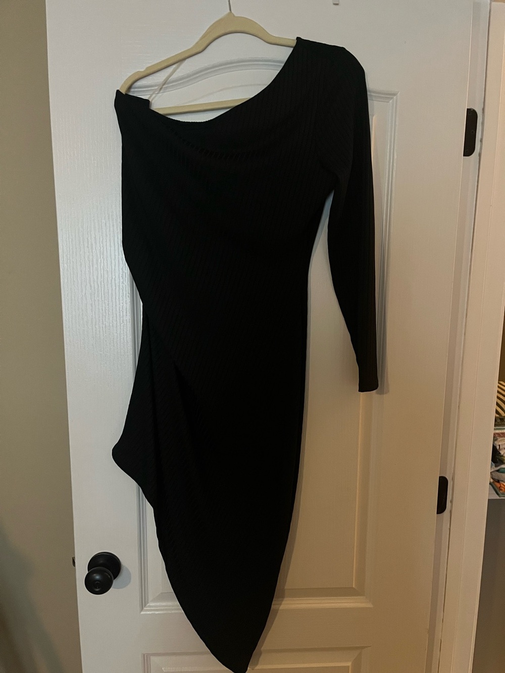 VENUS Black One-Shoulder Asymmetric Midi Dress